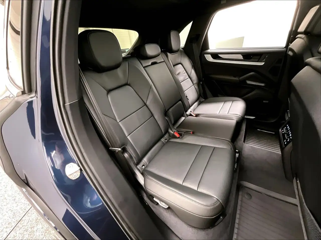 Porsche Cayenne снимка Porsche Cayenne