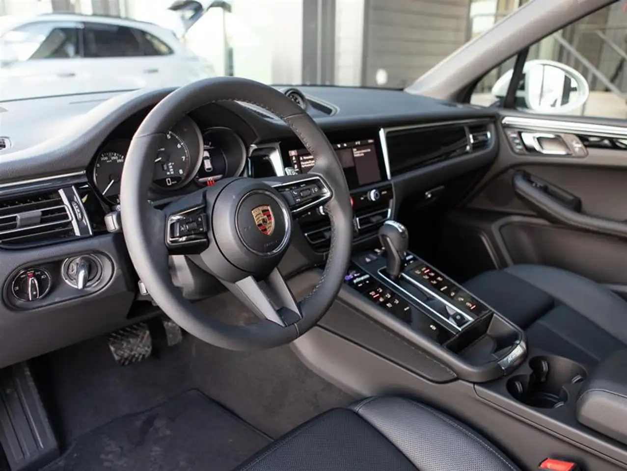 Porsche Macan снимка Porsche Macan