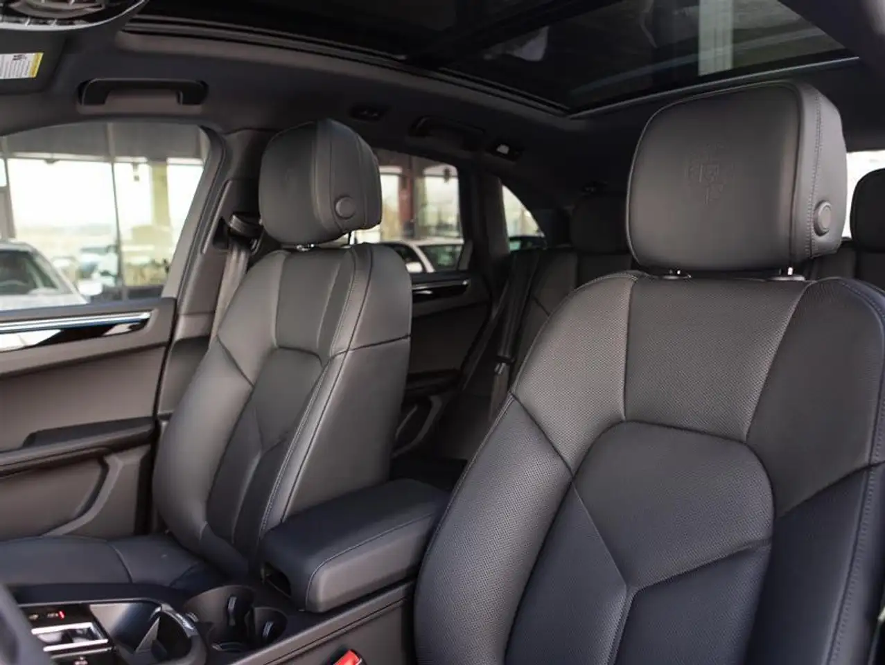 Porsche Macan снимка Porsche Macan