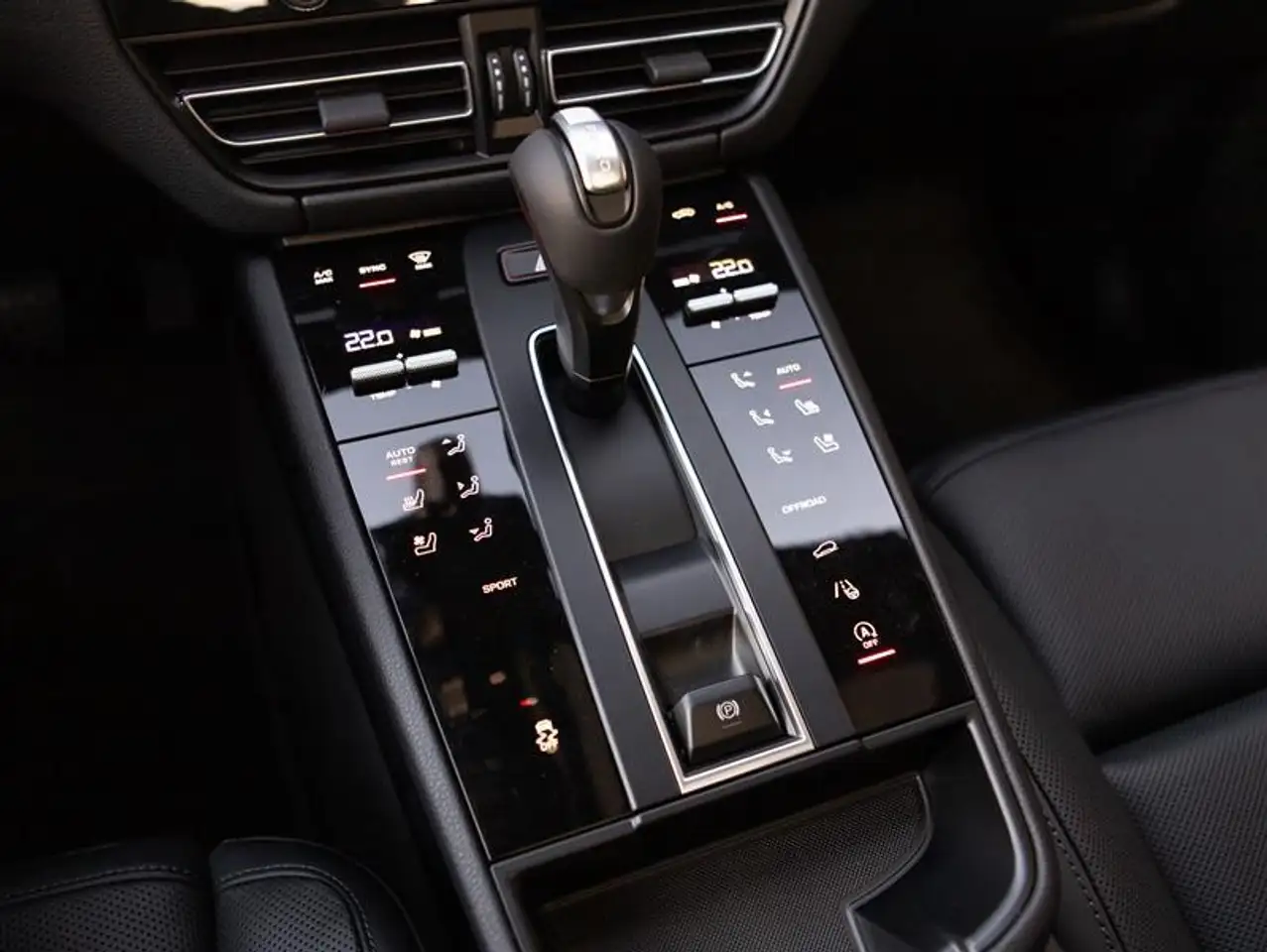 Porsche Macan снимка Porsche Macan