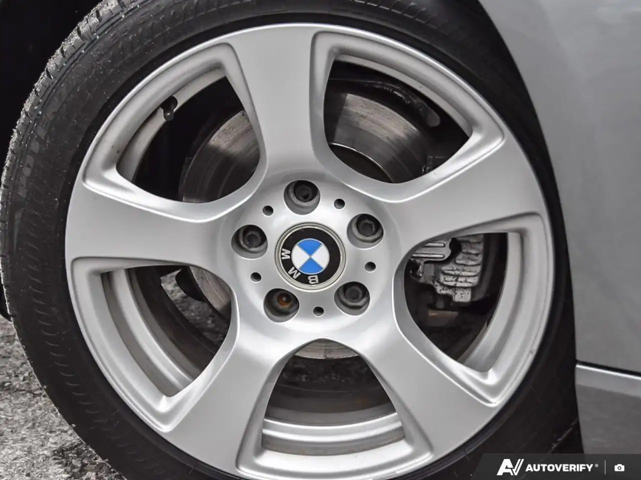 BMW 3 Series photo BMW 3 Series