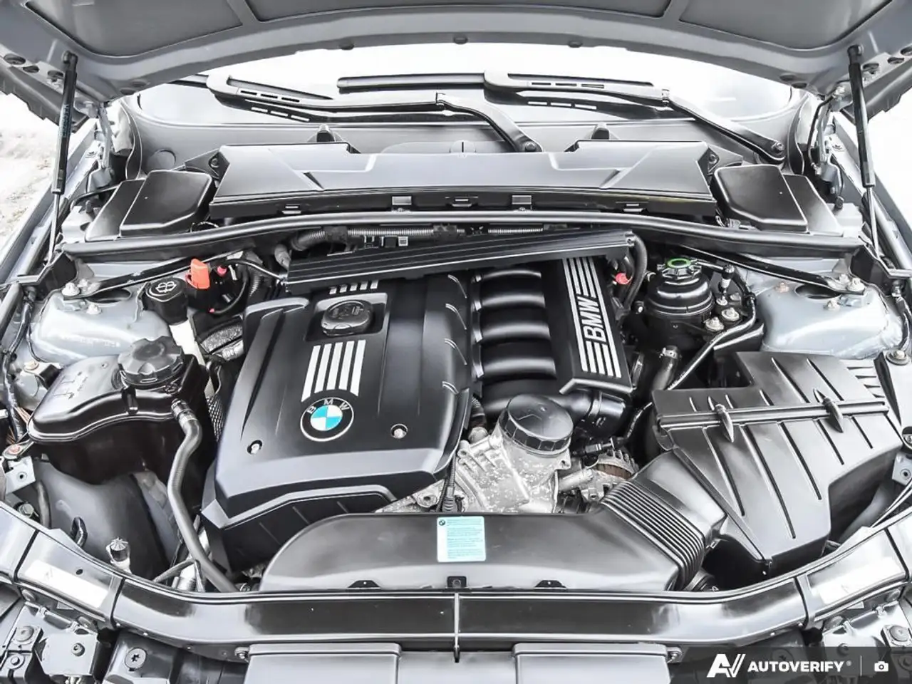BMW 3 Series photo BMW 3 Series