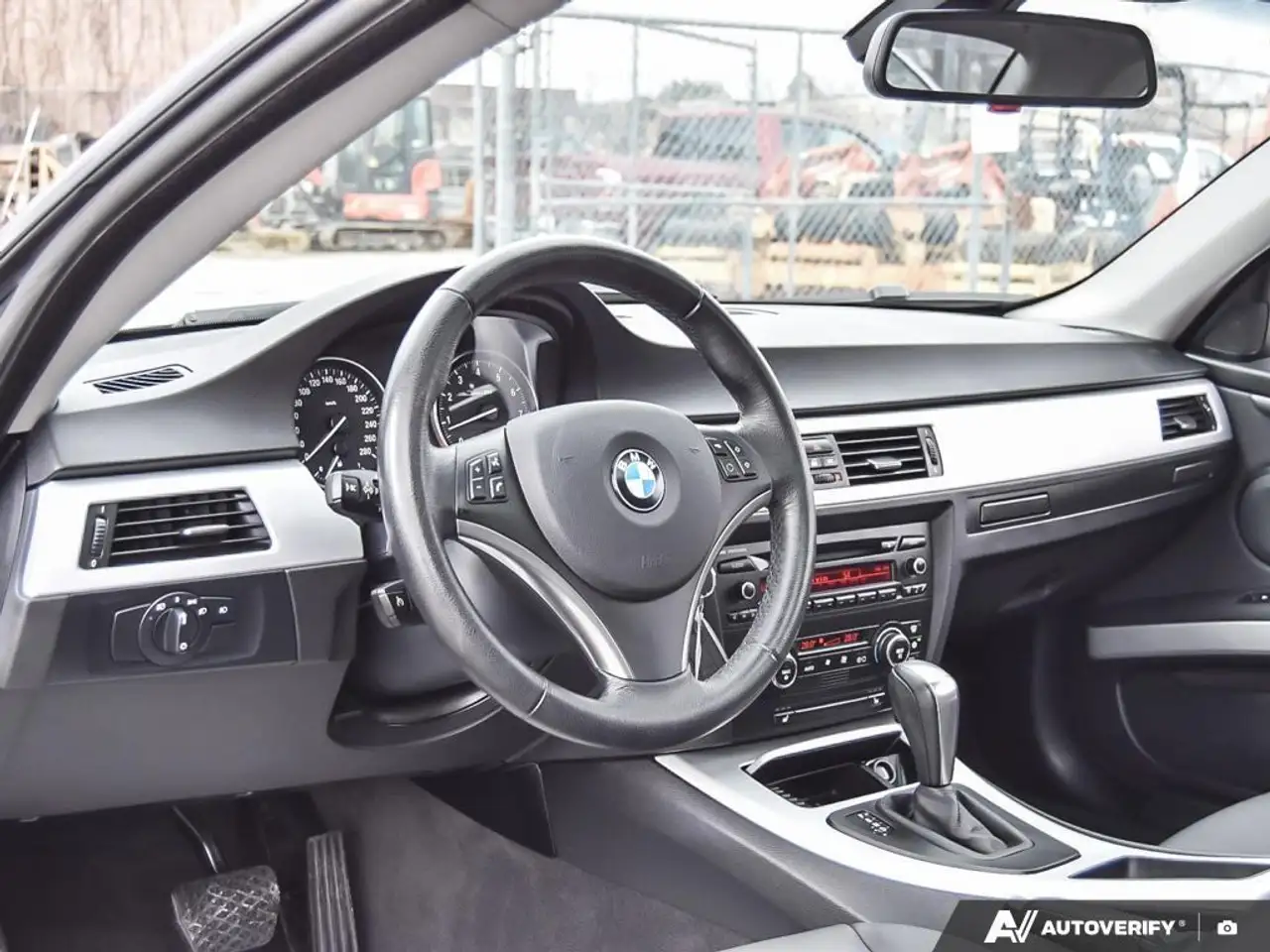 BMW 3 Series photo BMW 3 Series
