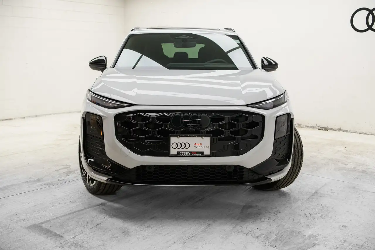 Audi Q3 снимка Audi Q3