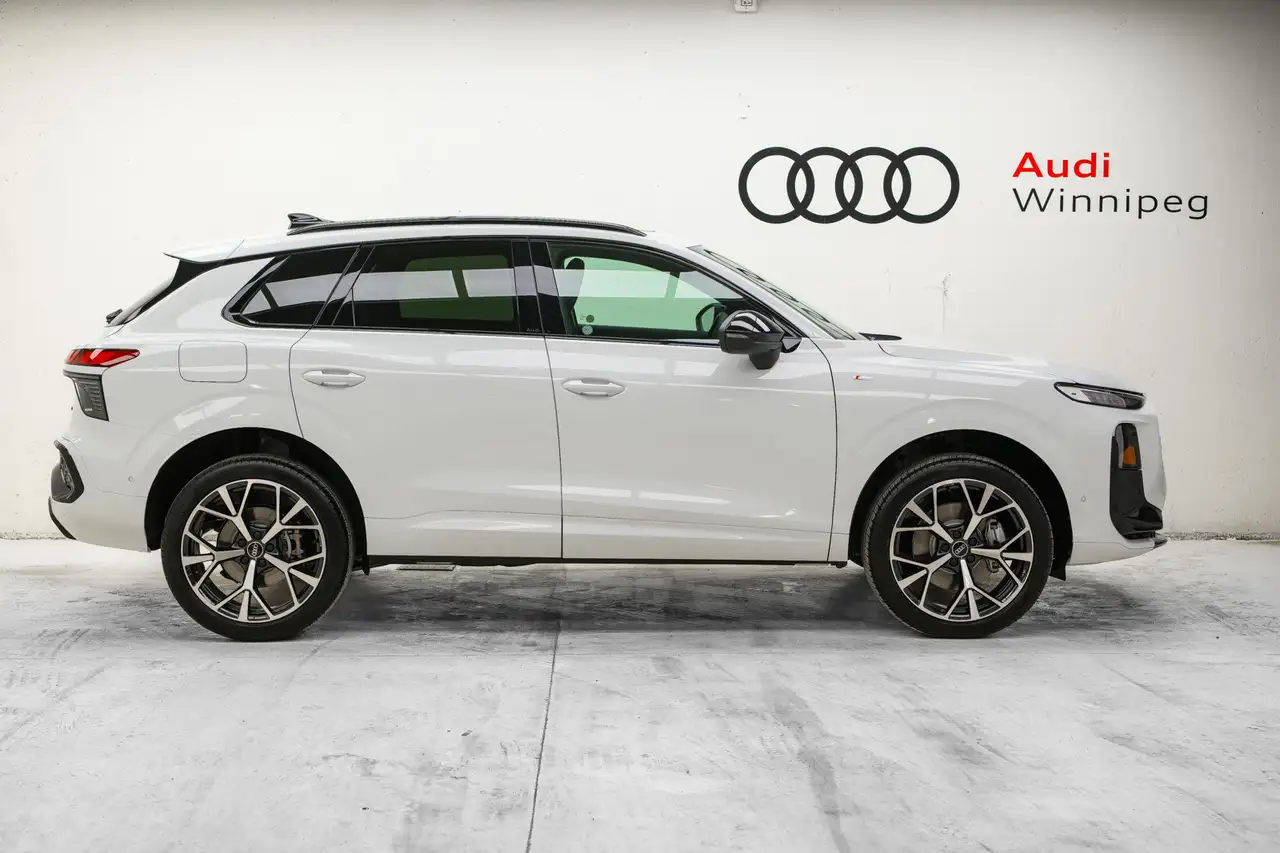 Audi Q3 снимка Audi Q3