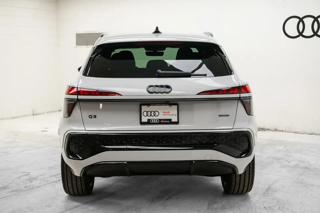 Audi Q3 снимка Audi Q3