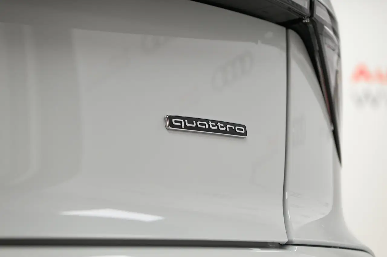 Audi Q3 снимка Audi Q3