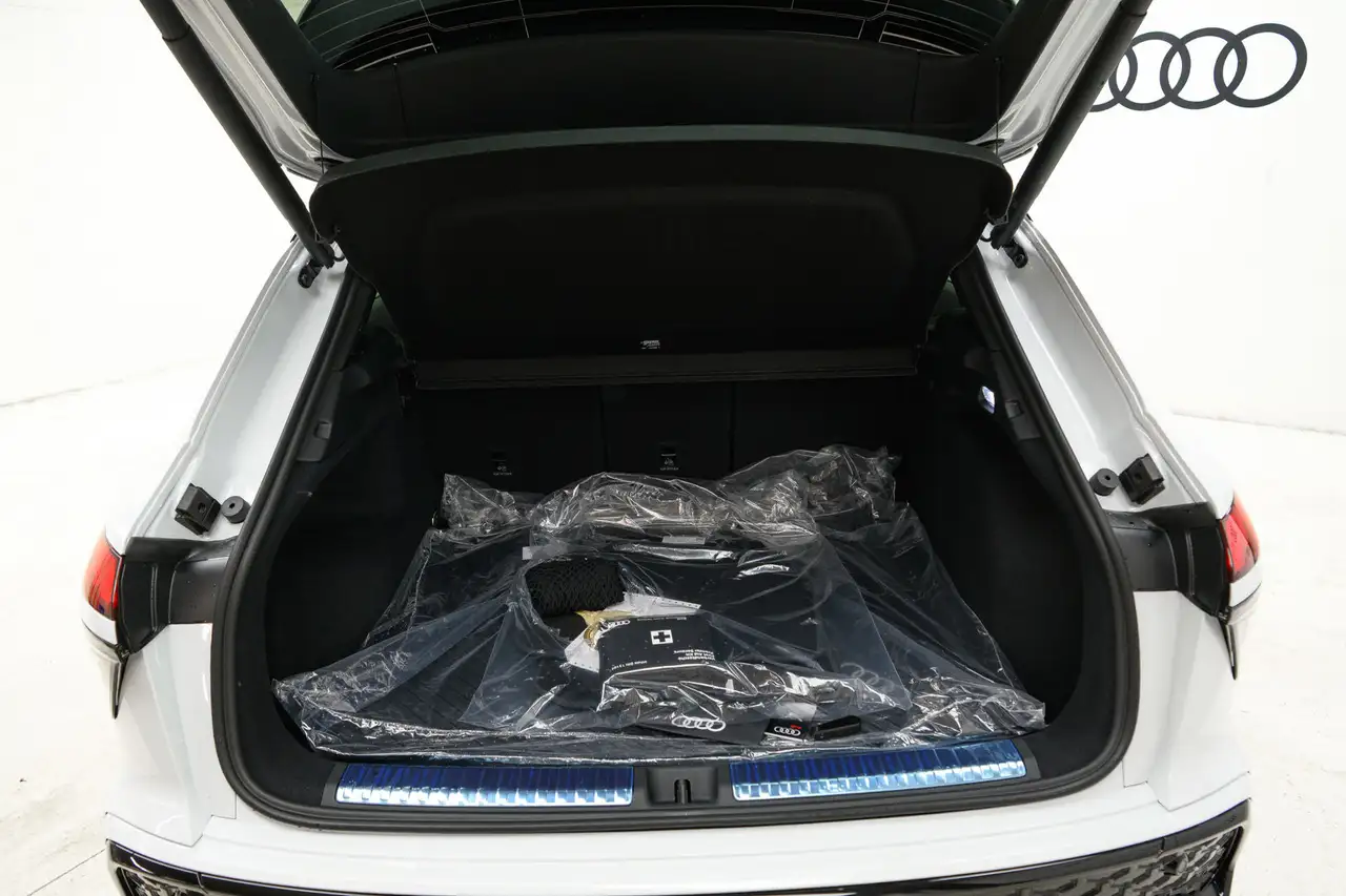 Audi Q3 снимка Audi Q3
