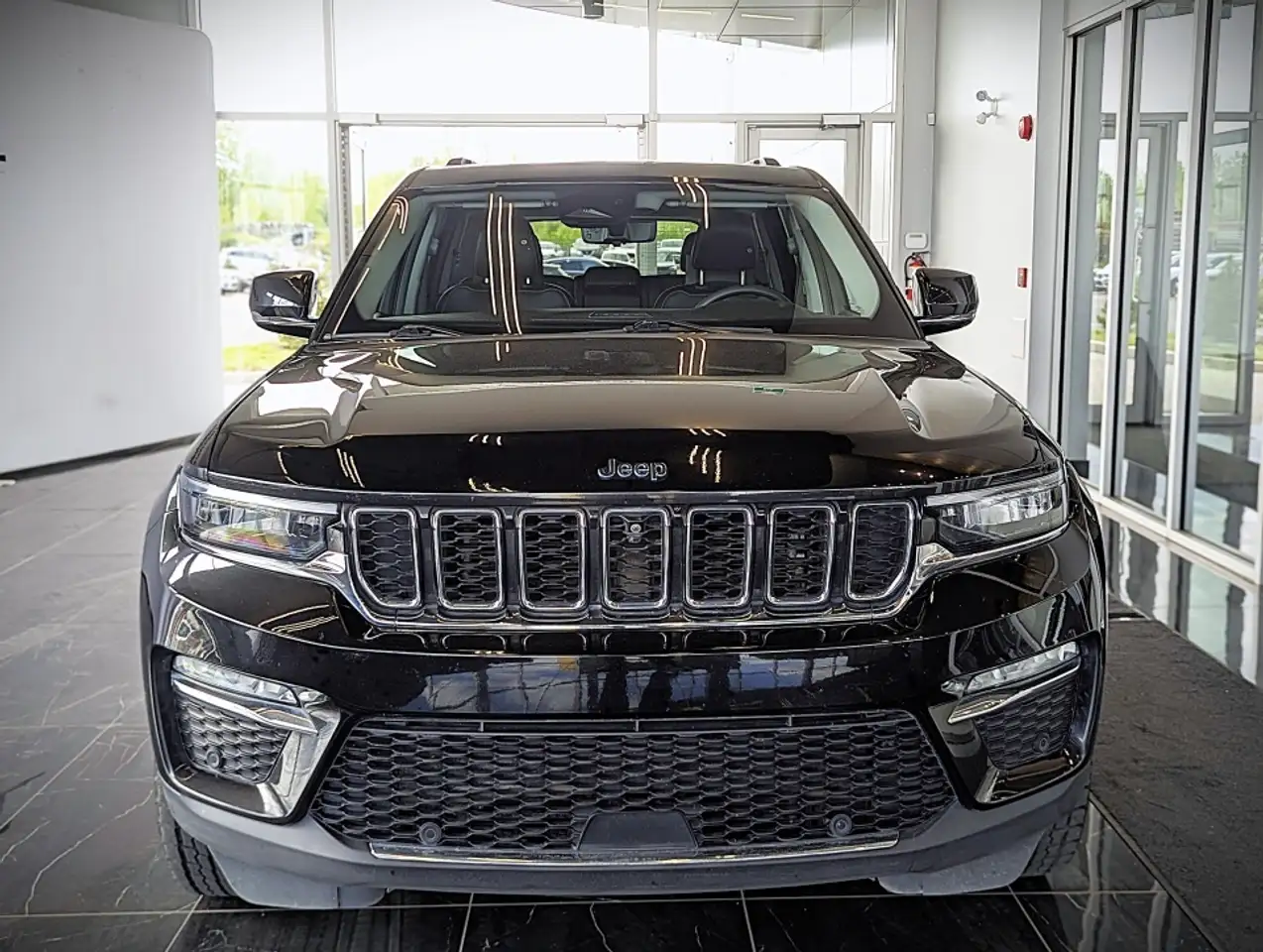 Jeep Grand Cherokee снимка Jeep Grand Cherokee