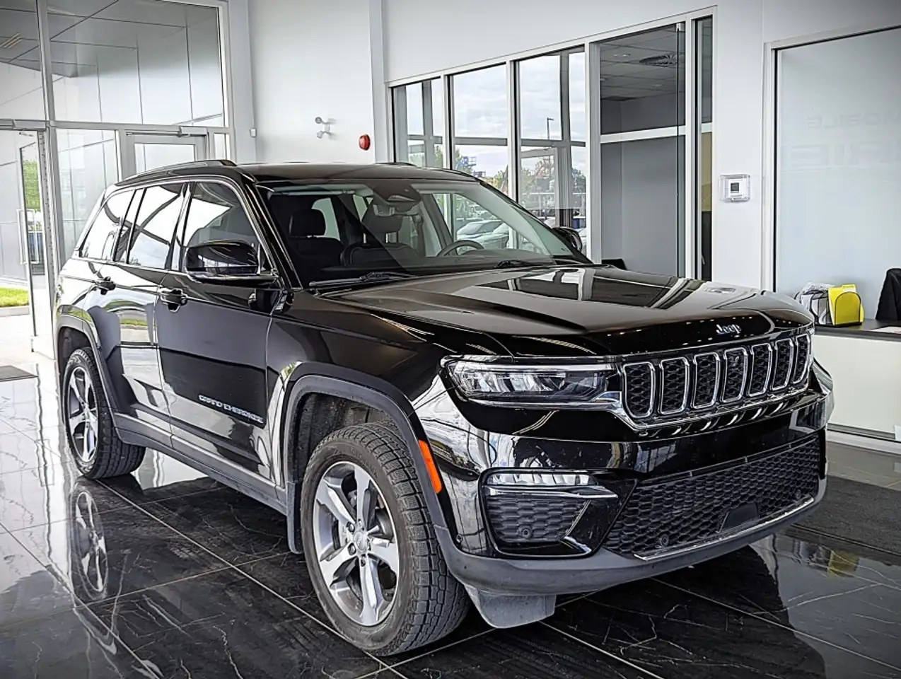 Jeep Grand Cherokee снимка Jeep Grand Cherokee