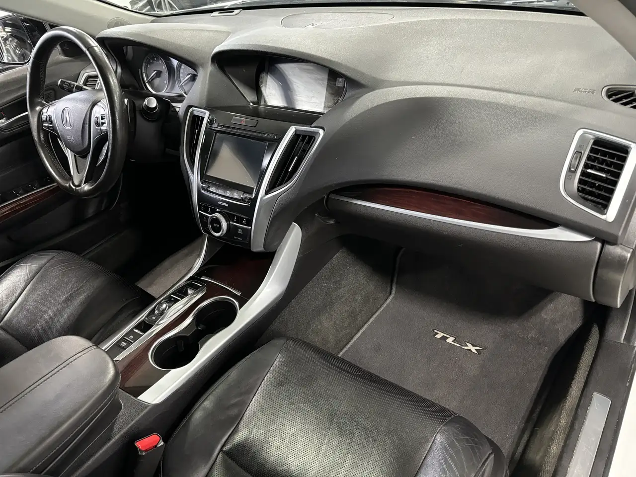 Acura TLX снимка Acura TLX