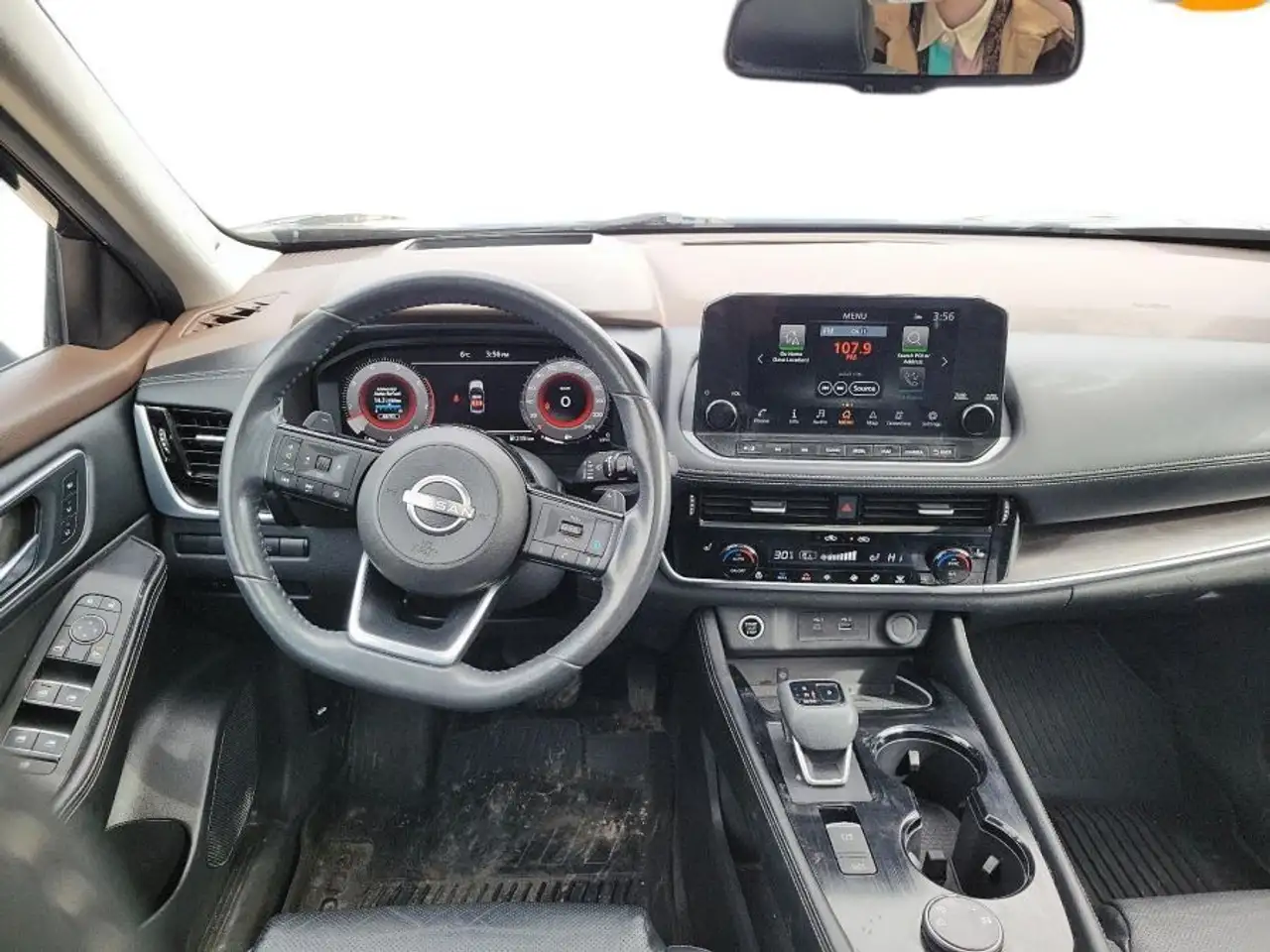 Nissan Rogue снимка Nissan Rogue