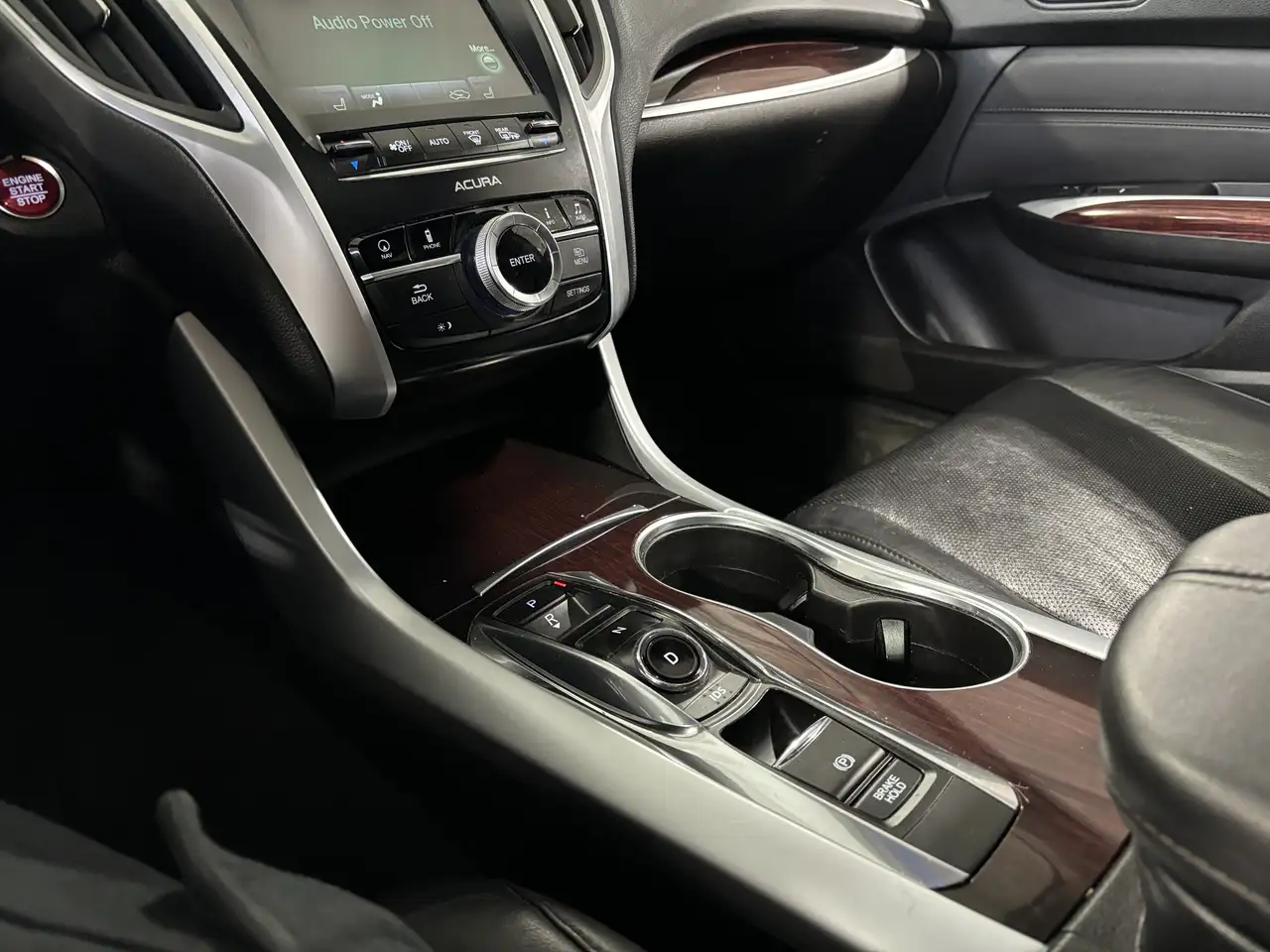 Acura TLX снимка Acura TLX