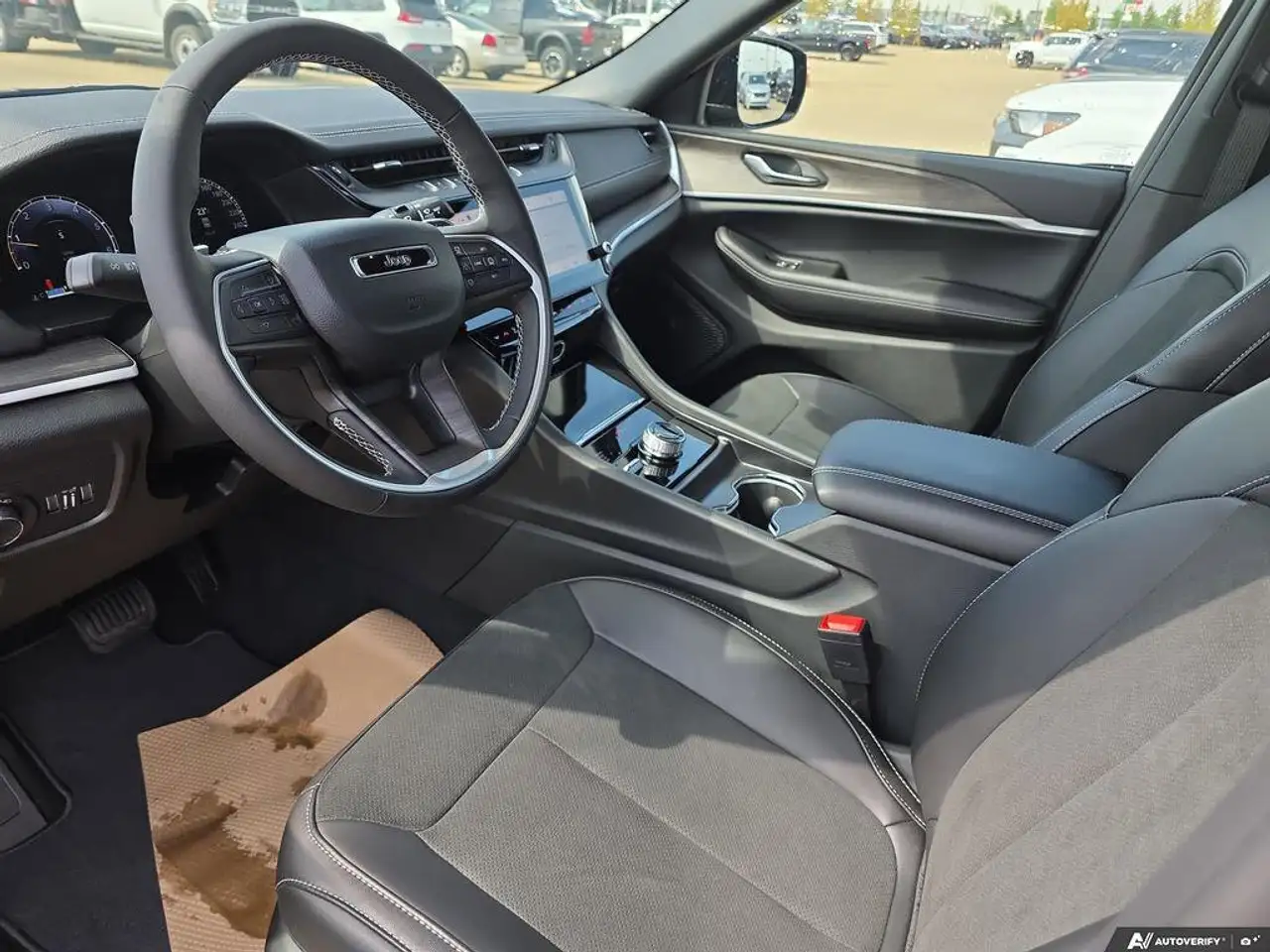 Jeep Grand Cherokee снимка Jeep Grand Cherokee
