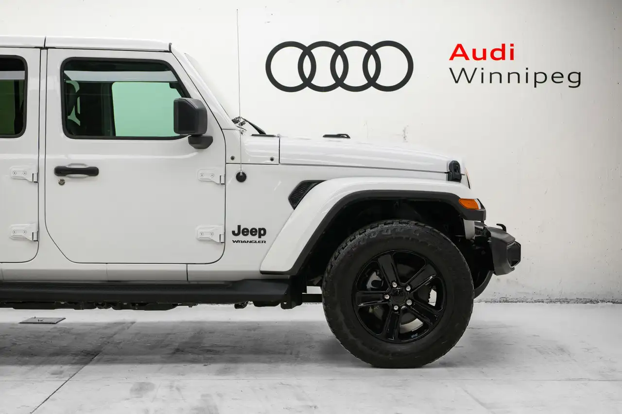 Jeep Wrangler photo Jeep Wrangler