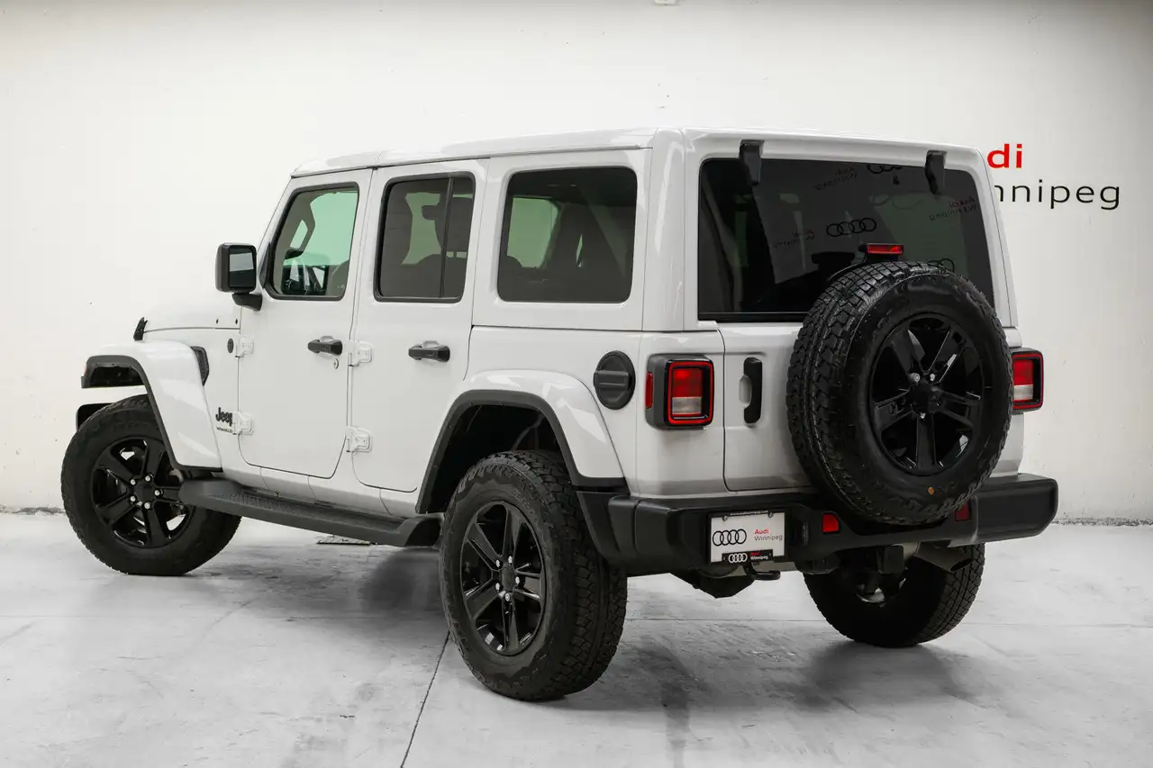 Jeep Wrangler photo Jeep Wrangler