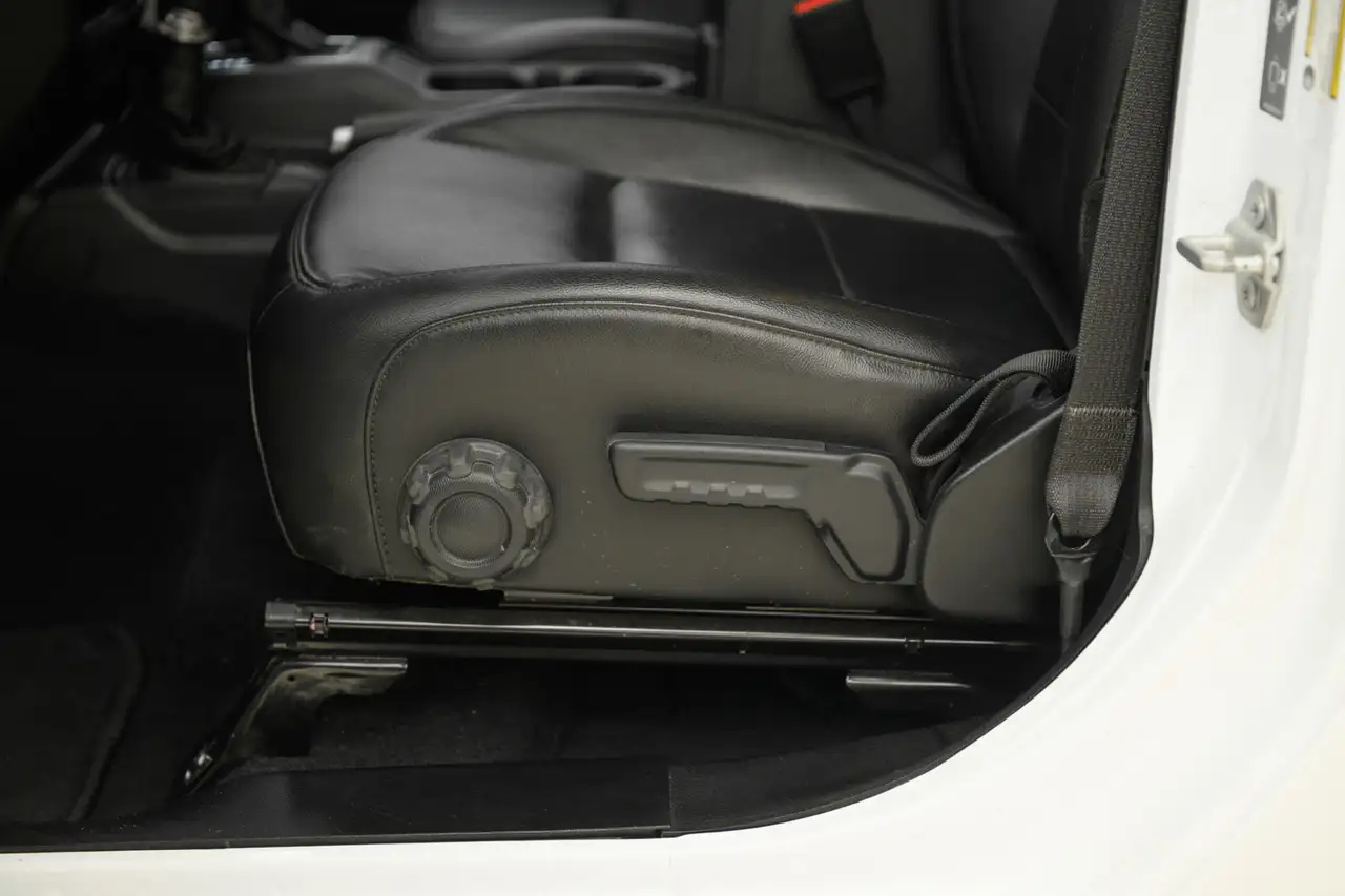 Jeep Wrangler photo Jeep Wrangler