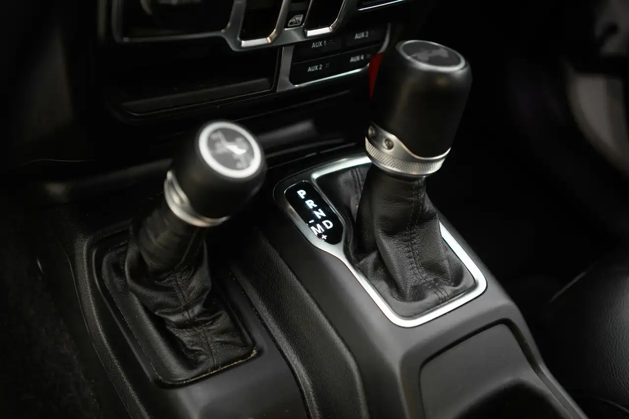 Jeep Wrangler photo Jeep Wrangler