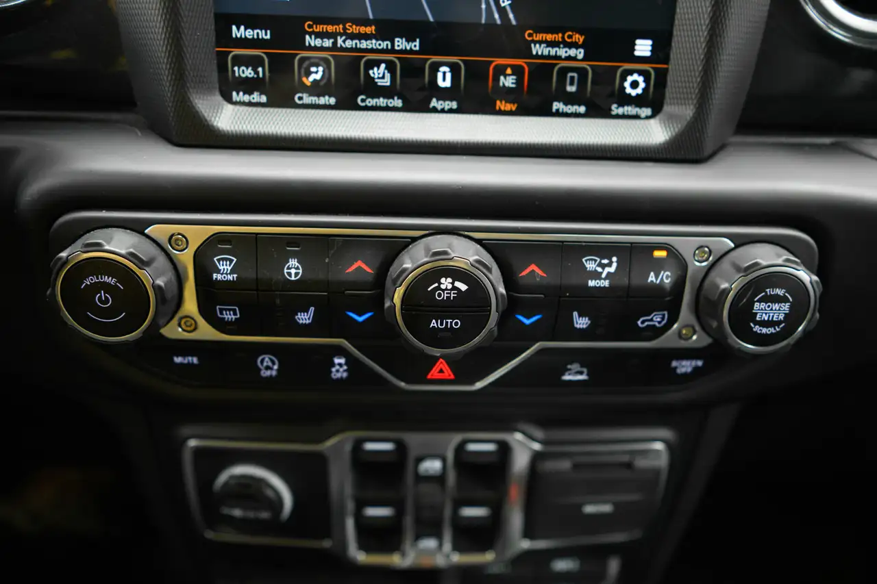 Jeep Wrangler photo Jeep Wrangler