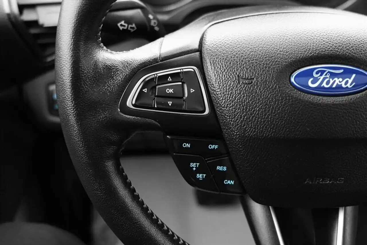Ford Escape снимка Ford Escape