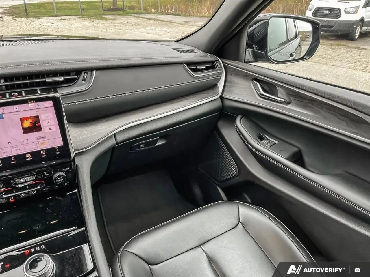 Jeep Grand Cherokee photo Jeep Grand Cherokee