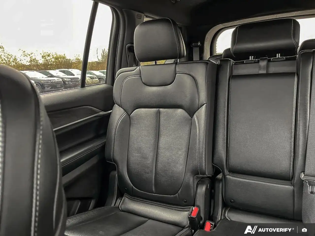 Jeep Grand Cherokee photo Jeep Grand Cherokee