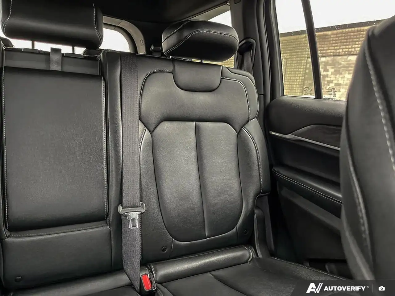 Jeep Grand Cherokee photo Jeep Grand Cherokee