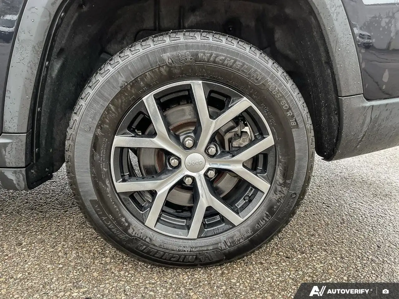 Jeep Grand Cherokee photo Jeep Grand Cherokee