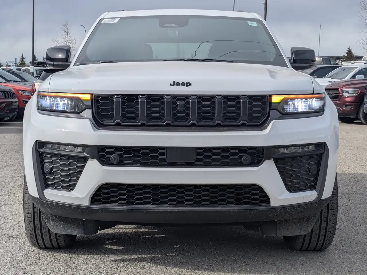 Jeep Grand Cherokee снимка Jeep Grand Cherokee