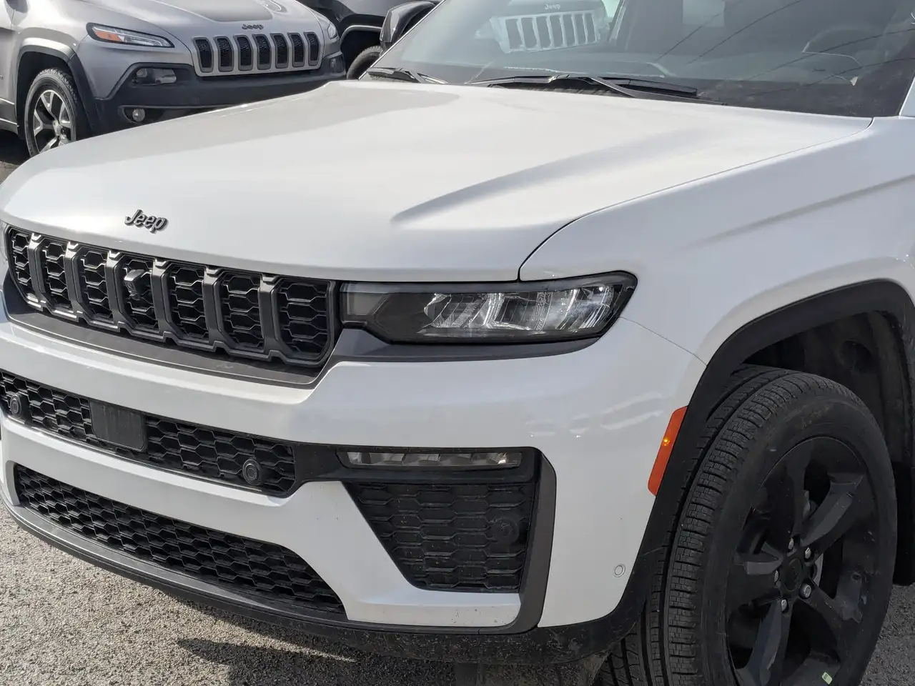 Jeep Grand Cherokee снимка Jeep Grand Cherokee
