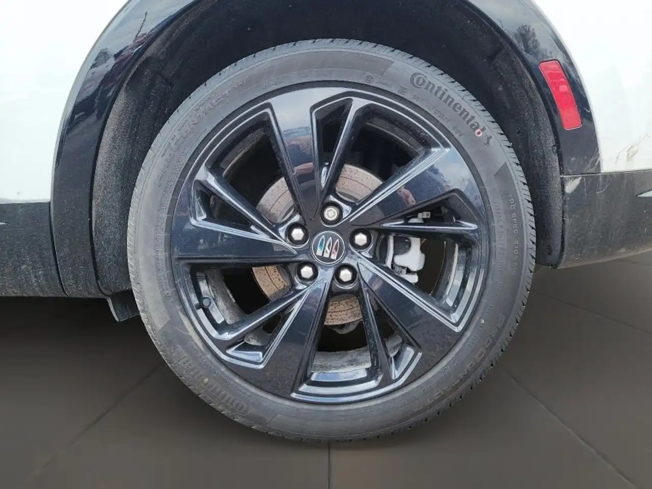Buick Envision photo Buick Envision
