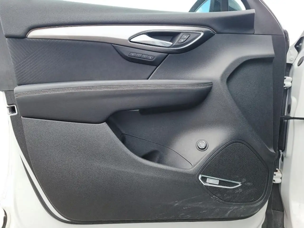 Buick Envision photo Buick Envision