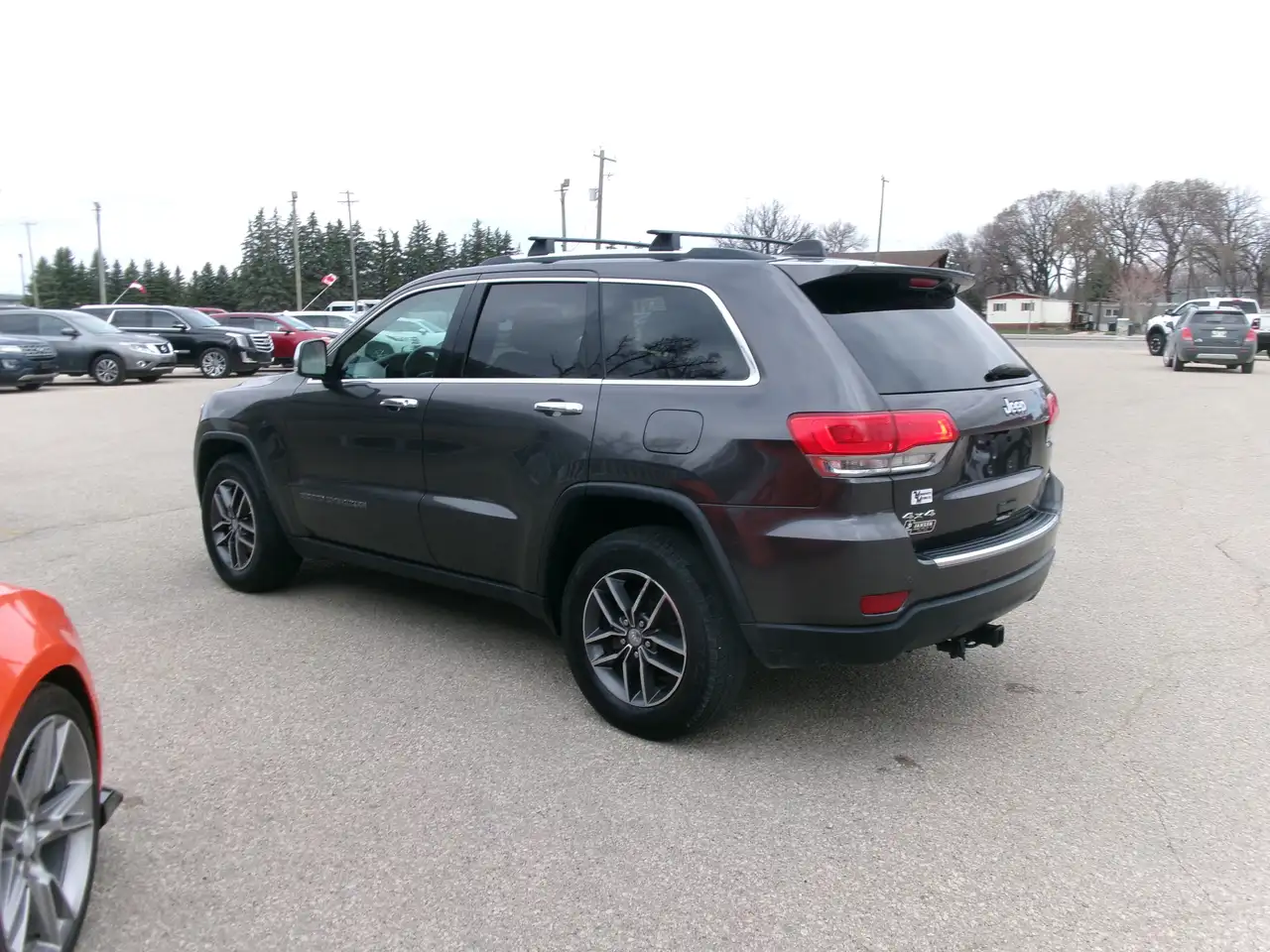 Jeep Grand Cherokee photo Jeep Grand Cherokee