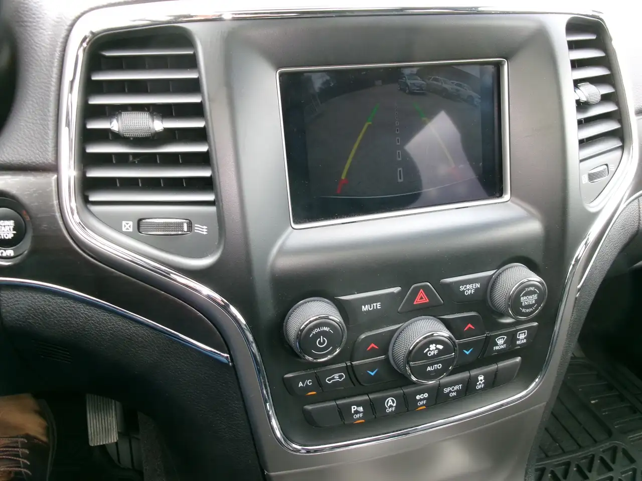 Jeep Grand Cherokee photo Jeep Grand Cherokee