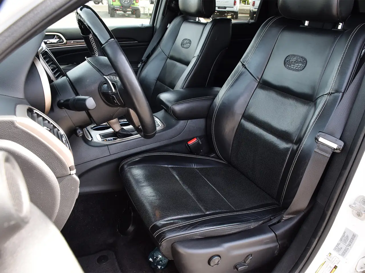Jeep Grand Cherokee photo Jeep Grand Cherokee