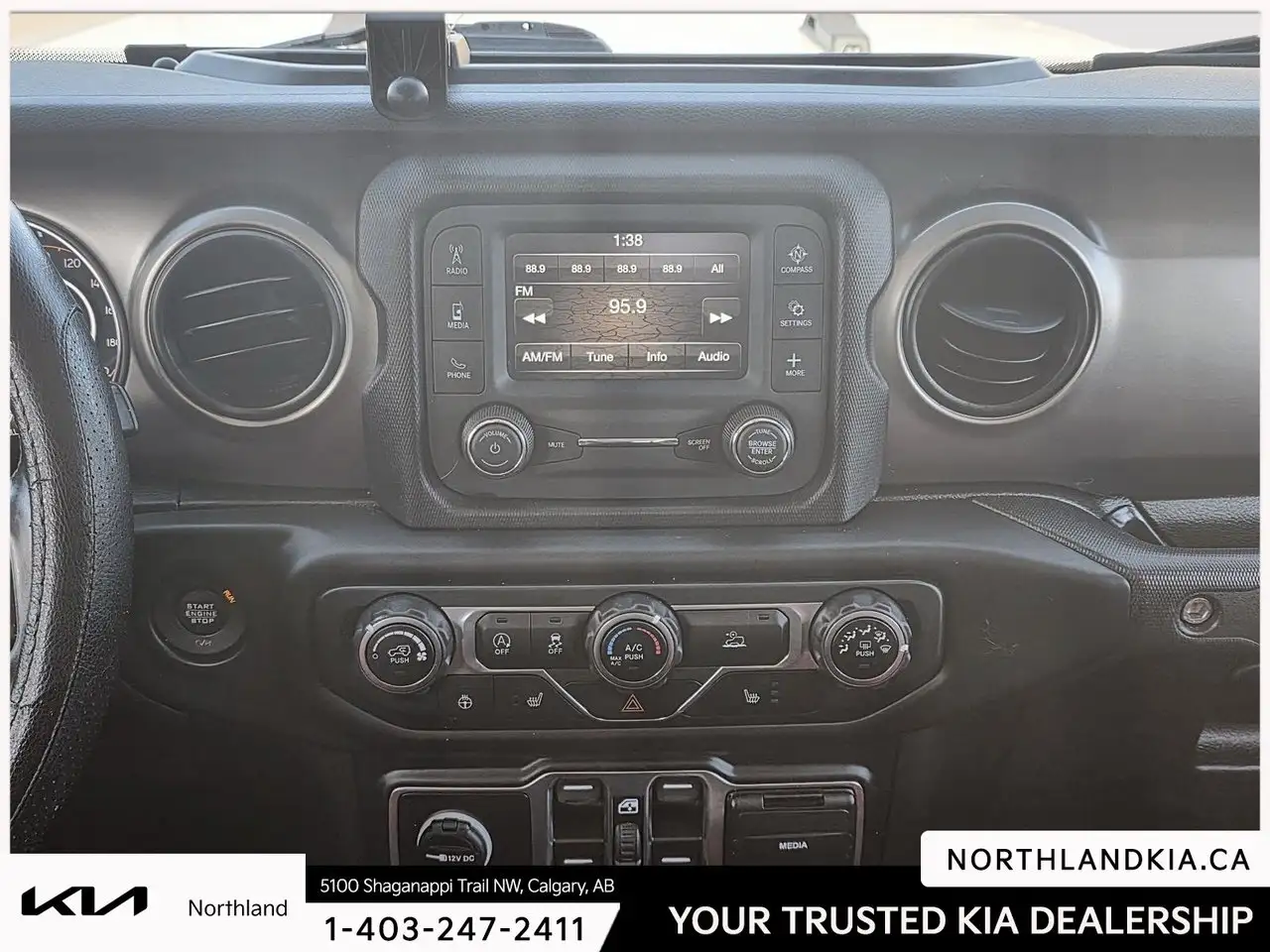 Jeep Gladiator photo Jeep Gladiator