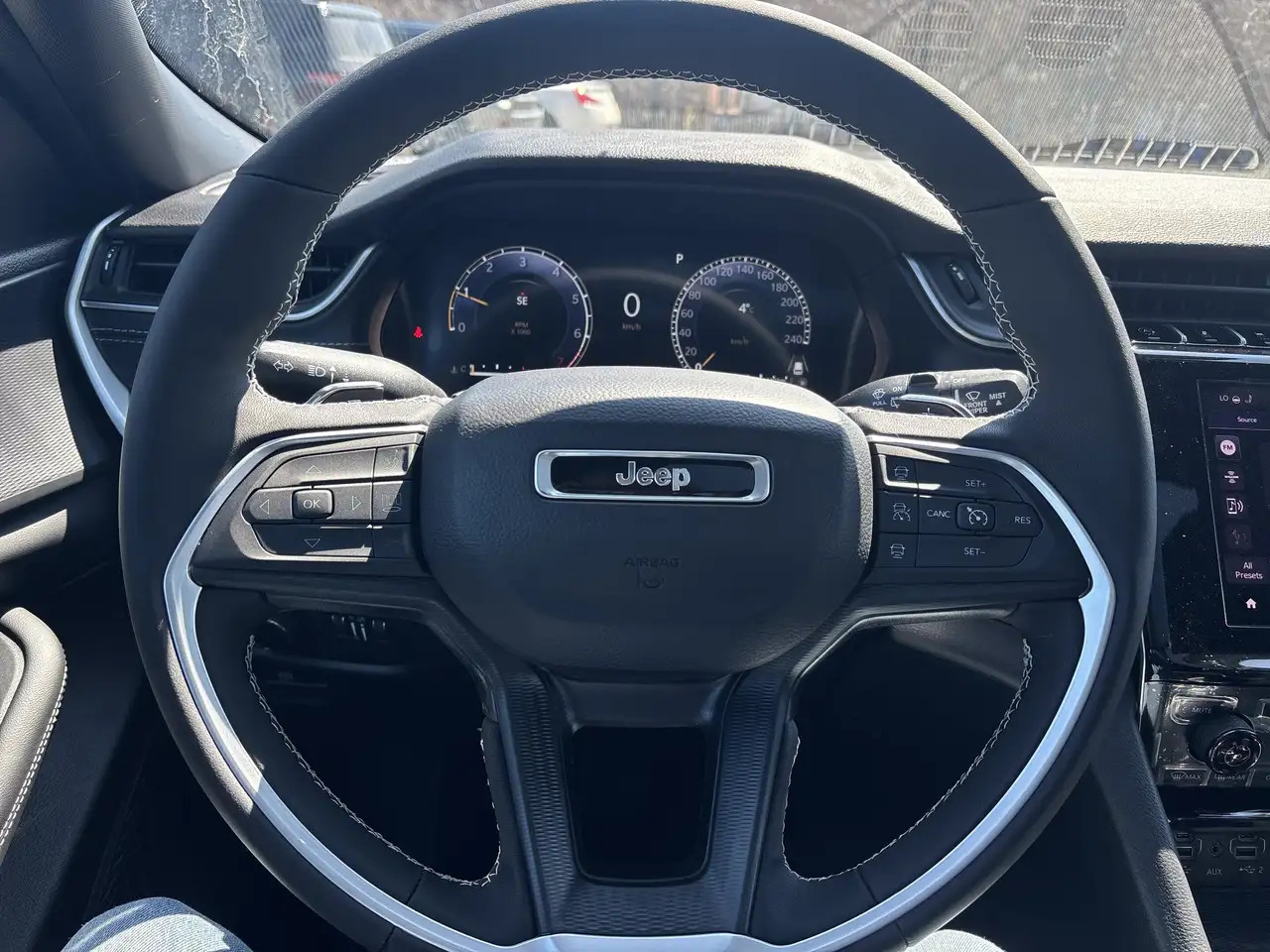 Jeep Grand Cherokee снимка Jeep Grand Cherokee