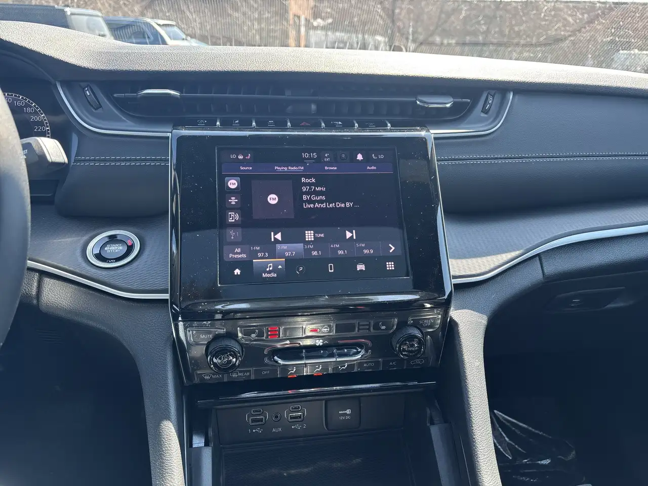 Jeep Grand Cherokee снимка Jeep Grand Cherokee