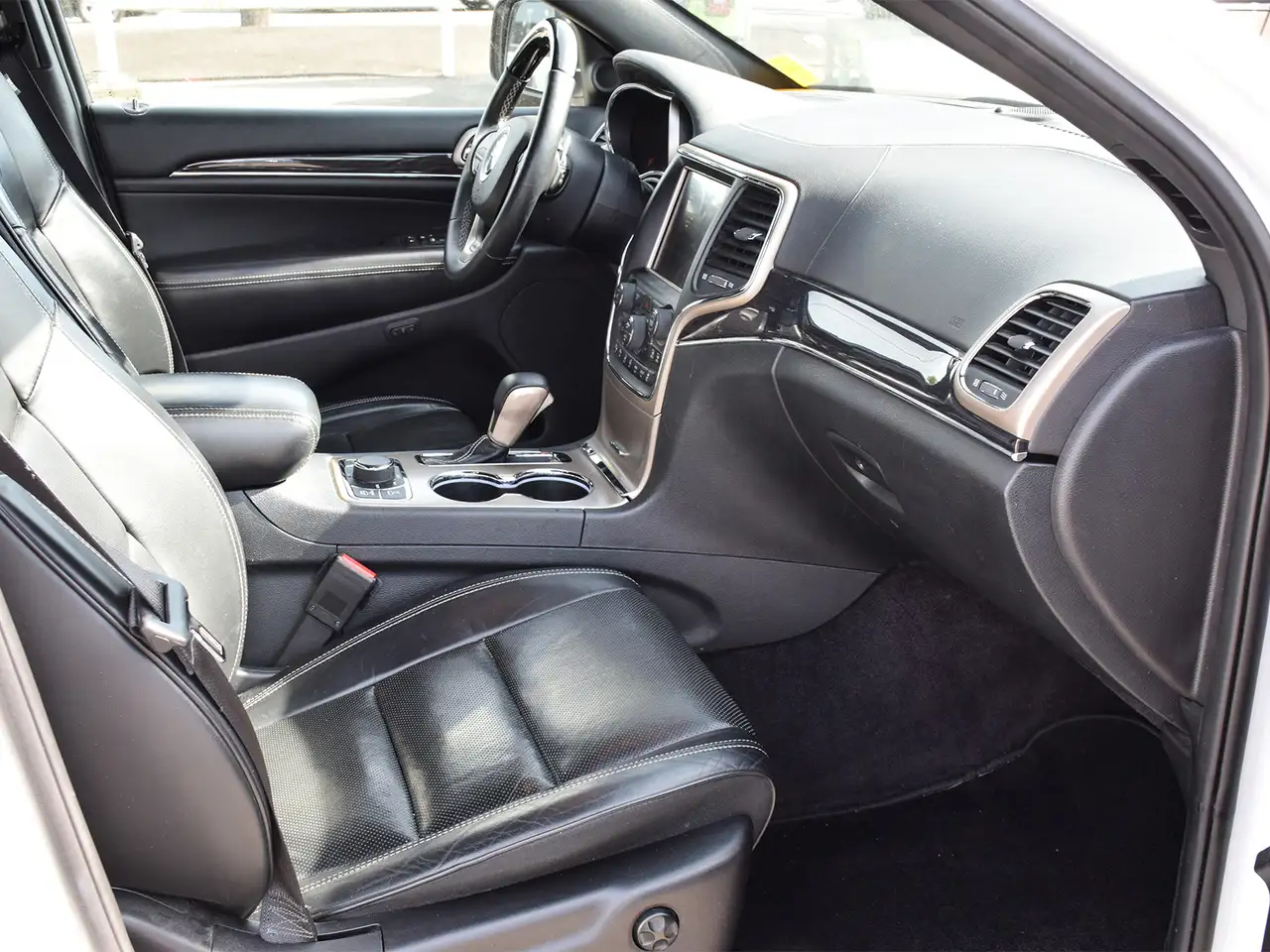 Jeep Grand Cherokee photo Jeep Grand Cherokee
