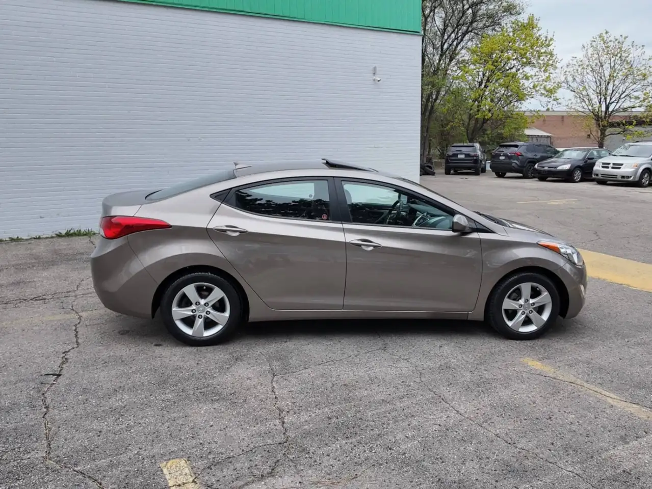 Hyundai ELANTRA снимка Hyundai ELANTRA