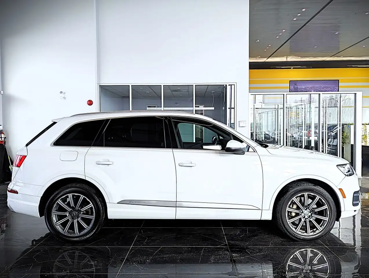 Audi Q7 снимка Audi Q7