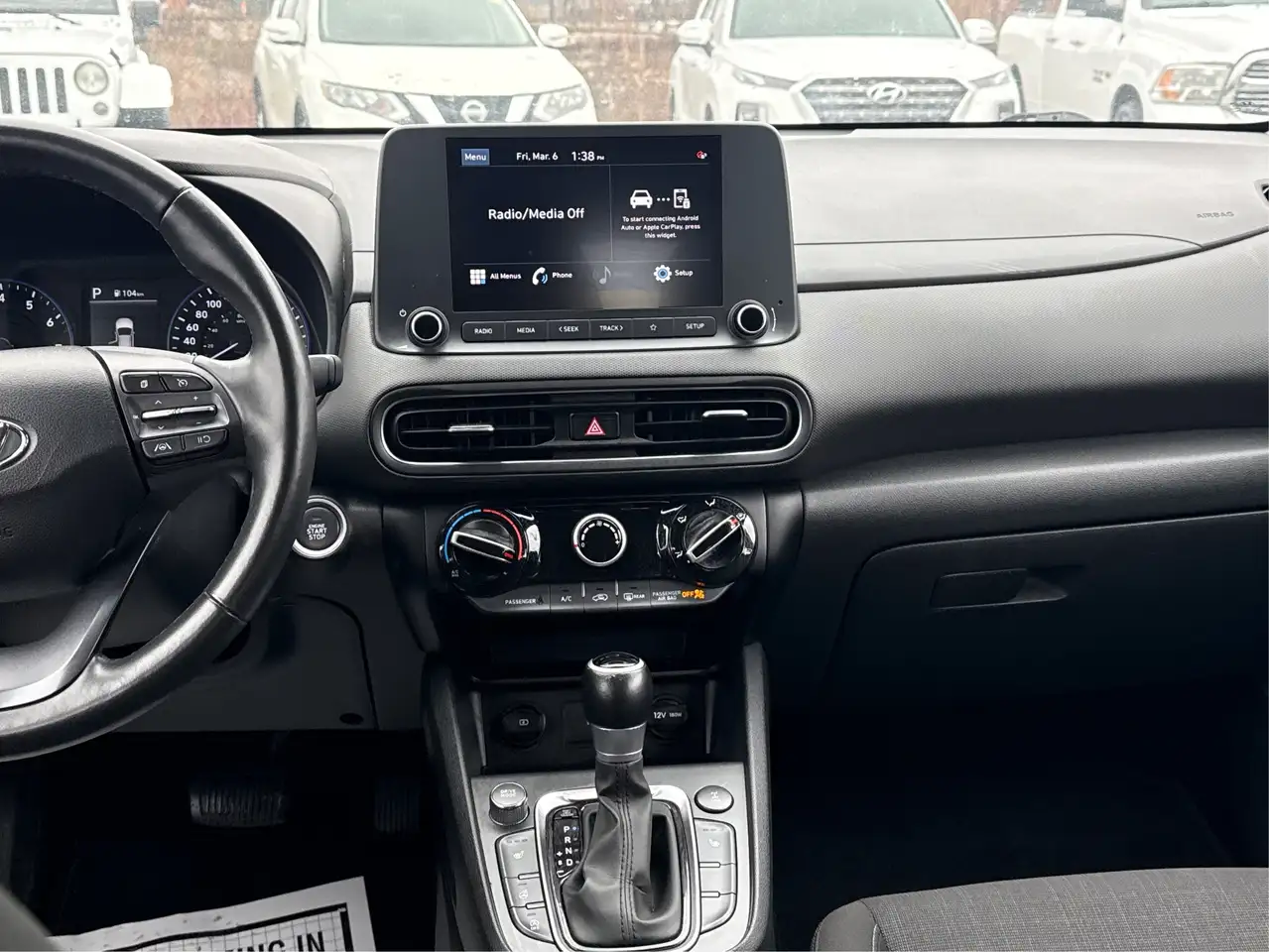 Hyundai KONA снимка Hyundai KONA