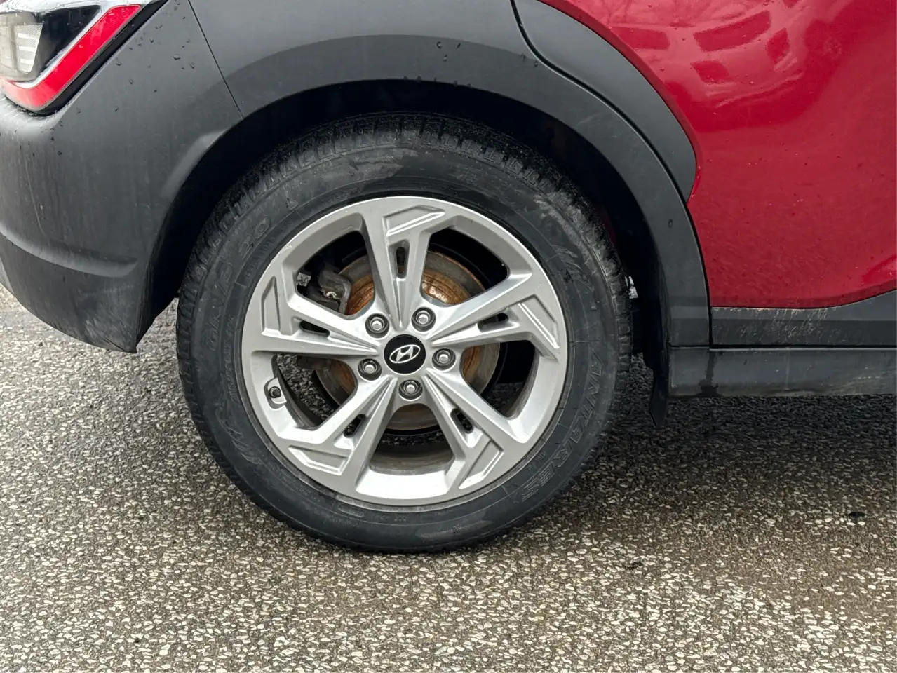 Hyundai KONA снимка Hyundai KONA