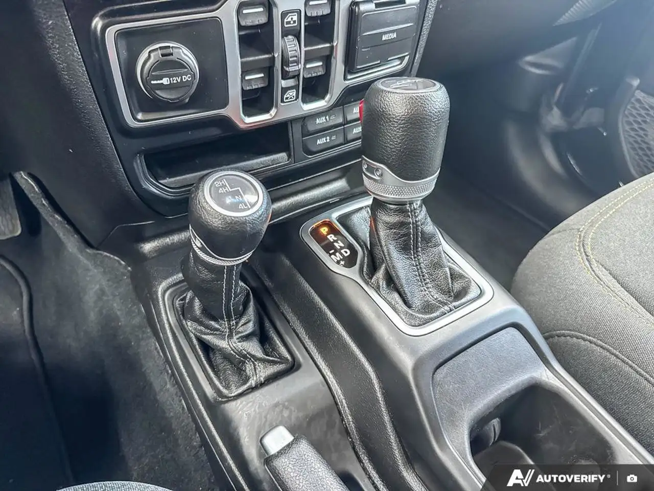 Jeep Gladiator снимка Jeep Gladiator