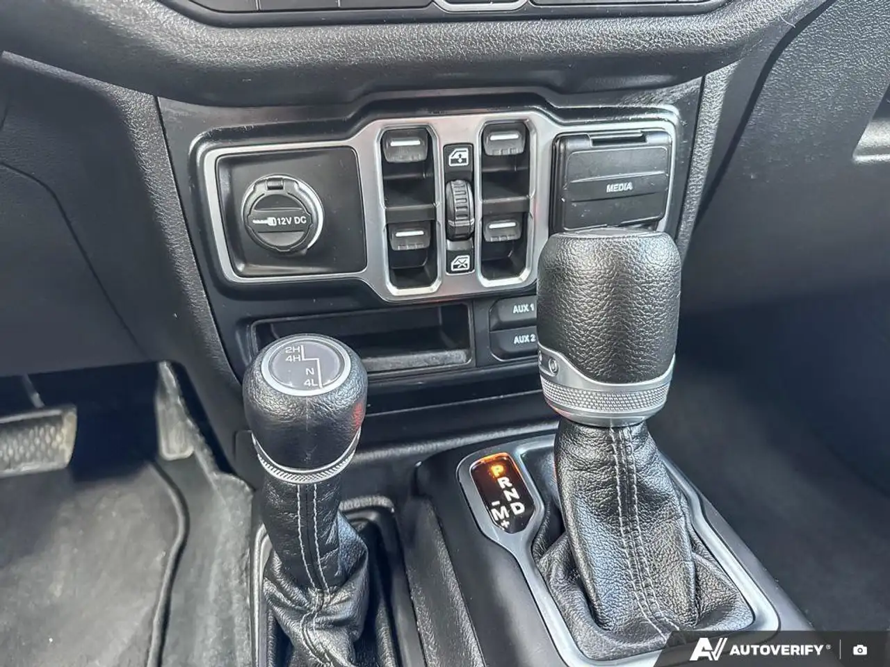 Jeep Gladiator снимка Jeep Gladiator