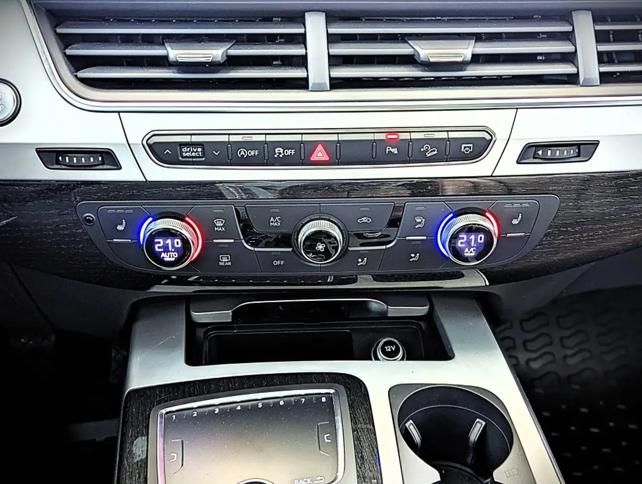 Audi Q7 снимка Audi Q7