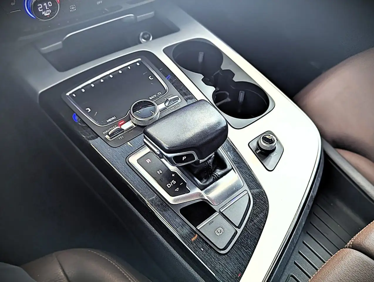 Audi Q7 снимка Audi Q7