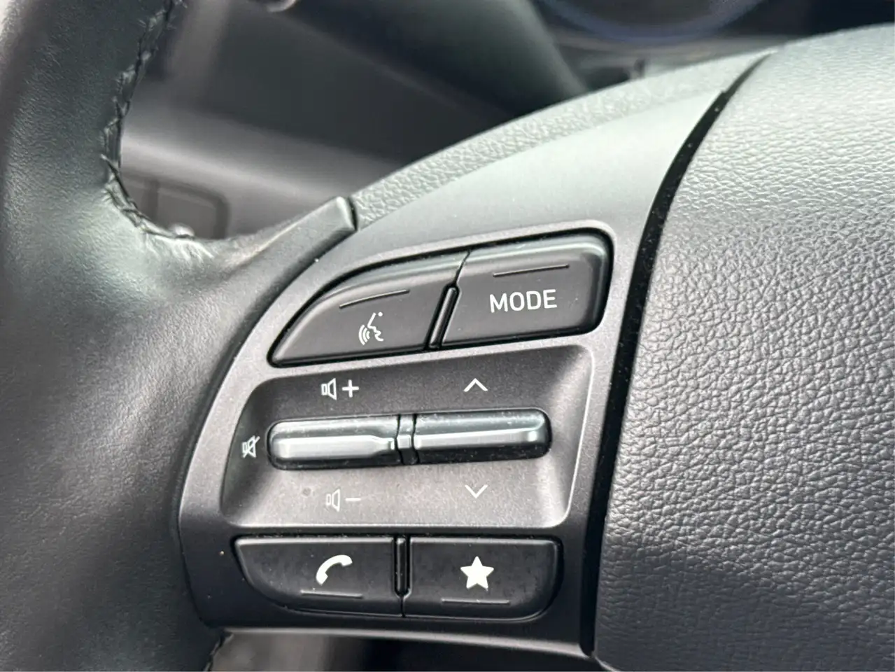 Hyundai KONA снимка Hyundai KONA