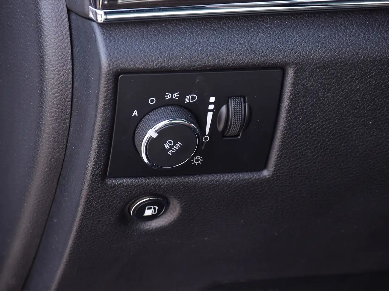 Jeep Grand Cherokee photo Jeep Grand Cherokee