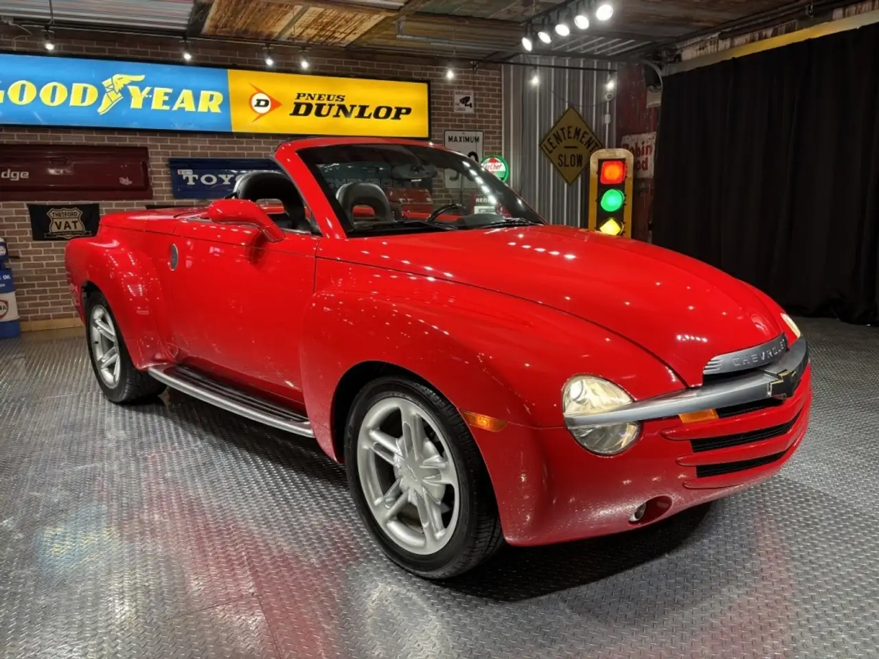 2004 Chevrolet SSR снимка 2004 Chevrolet SSR